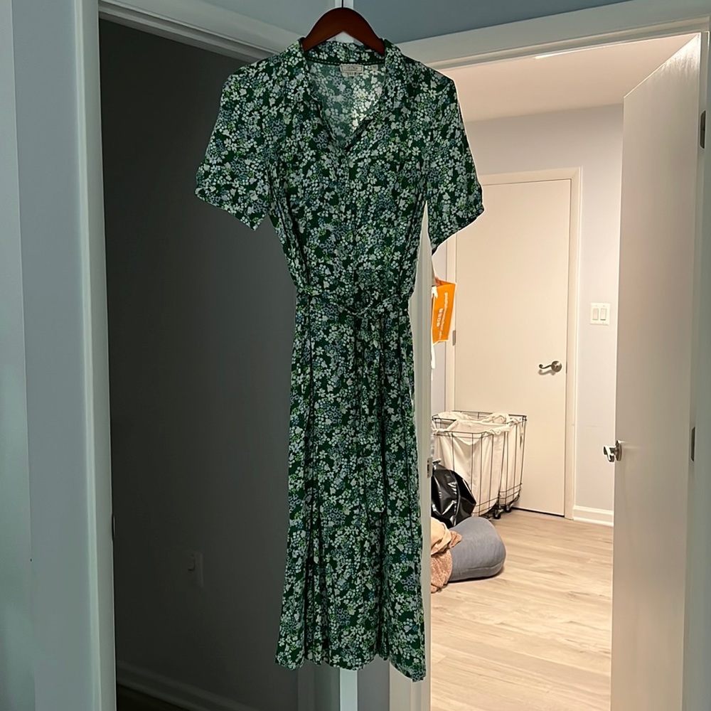 Brand new without tags Fat Face dress. Got it for pregnancy and never wore it!